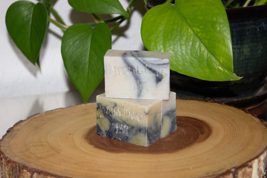 Solid Facial Care Bar (Charcoal + Tea Tree)